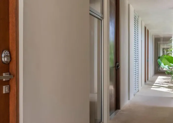 Comfort & Style In 2br - Pool Access - A209 *